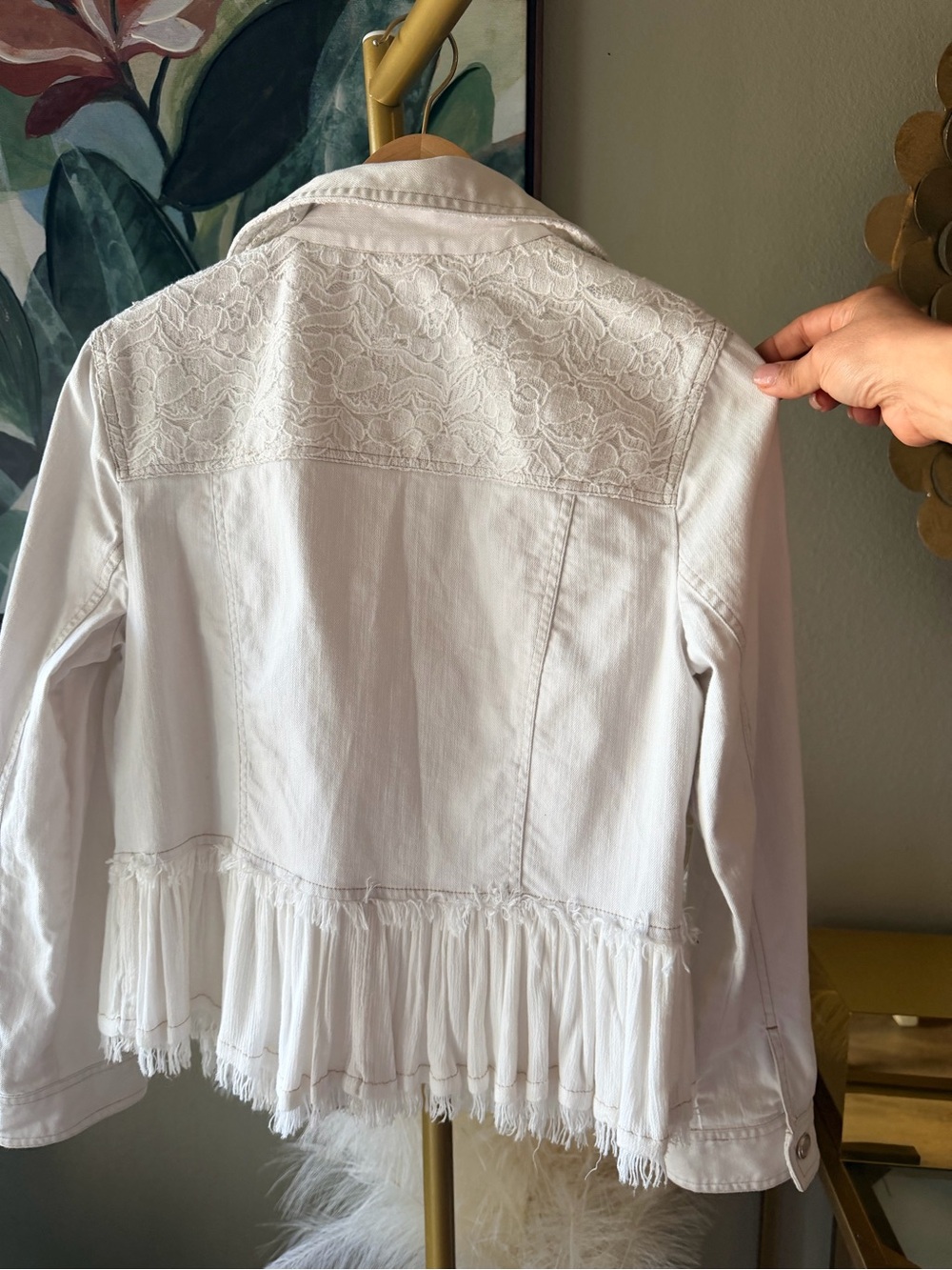 Chico’s Size 1 White Lace Ruffle Hem Denim Jacket Boho Romantic Cottagecore - Picture 4 of 12